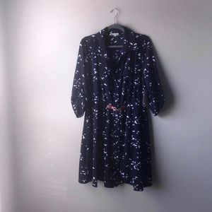 NWT Navy dress with bird print, belt detail & slip